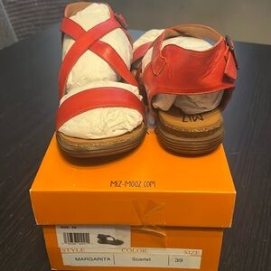 Mix moos size 39 or us 9 scarlet color